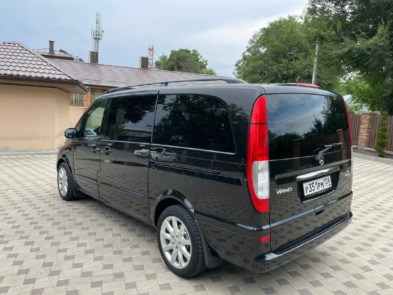 Mercedes benz viano 3.5 4matic. год 2008 коробка передач автомат. пробег 268 тысяч. автомобиль в прекрасном состоянии без гнили и ржавчины не битый все как на фото по технической части все в идеале не требует не каких вложений все работает в штатном режиме. с документами полный порядок. цена 1🍋840. торг возможен реальному покупателю. телефон +79097696005 +79495806290 - фотография - 3