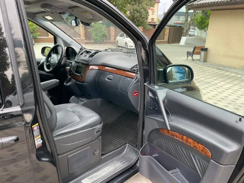 Mercedes benz viano 3.5 4matic. год 2008 коробка передач автомат. пробег 268 тысяч. автомобиль в прекрасном состоянии без гнили и ржавчины не битый все как на фото по технической части все в идеале не требует не каких вложений все работает в штатном режиме. с документами полный порядок. цена 1🍋840. торг возможен реальному покупателю. телефон +79097696005 +79495806290 - фотография - 7