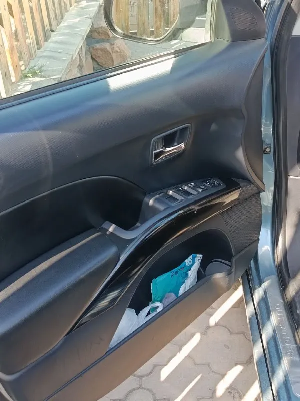 Предлагаю вашему вниманию семейный, комфортабельный, выдержанный нашим временем mitsubishi outlander xl,2007 год выпуска, с родным пробегом 303 тысячи км!двигатель 3.0 v6 и обычный 6-ти ступенчатый автомат(aisin)!автомобиль официал, сборка япония!месяц назад был глобальный ремонт автомобиля, ходовая и все жидкости!так что, новый владелец будет долго и счастливо пользоваться автомобилем! максимальная комплектация: ✅гидроусилитель руля ✅регулировка руля по высоте ✅складывающие зеркала ✅электрозеркала ✅обогрев передних зеркал, лобового стекла и заднего стекла ✅4 стеклоподъемника ✅мультируль ✅кондиционер ✅подогревы передних сидений ✅датчик дождя ✅датчик света ✅abs ✅esp ✅полный привод с переключением на передний привод и с блокировкой деферинциала ✅led в фарах и птф ✅парктроники остальные вопросы по телефону!цена 900,000₽ без торга! реальному покупателю полный бак бензина и зимняя резина в подарок! ☎️+79493038344 - фотография - 9