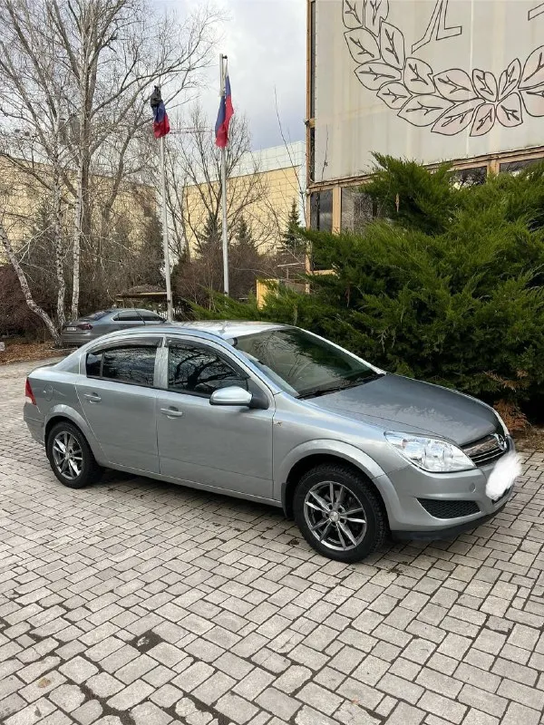 Номер телефона +79493330955 opel astra h седан 1.8 мт (140л. с) бензин 2013год комплектация cosmo автомобиль в отличном состоянии без дтп стекла все заводские 2 хозяина 2 ключа пробег 163тыс. км оригинальный зеленая автотека вся полностью обслужена любые проверки на любом сто telegram - фотография - 3