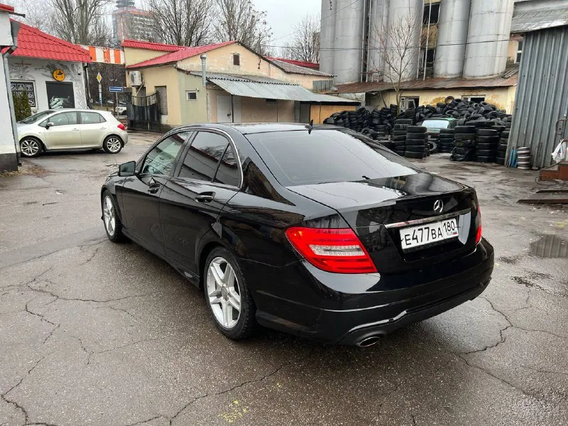 Мерседес с180. 2012 год. 1.6 турбо. amg пакет. салон в хорошем состоянии. запретов нет. ходовка вся обслужена. навесное на двигателе всё новое, кроме помпы. резина зима. незначительные косяки по кузову. требует ремонта двигателя. по двигателю ошибок нет, провернуло вкладыш. машина заводится. цена 900т. реальному покупателю торг у капота. осмотр в г. донецк +79498232010 все вопросы по телефону. - фотография - 3