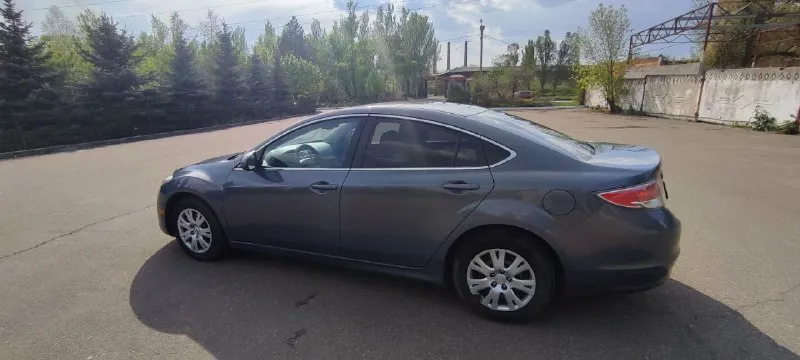 Продам mazda 6 gh (акпп, 2.5 литра бензин, 170 л. с.), 2011 г. в. цена: 820000₽. пробег 270 тыс. км. все стекла заводские. резина хорошая. немного о комплектации: - круиз контроль; - камера заднего вида - кондиционер; - эл. зеркала; - эл. стеклоподъемники. автомобиль обслужен. торг будет при осмотре. +79493462213 юлия - фотография - 2