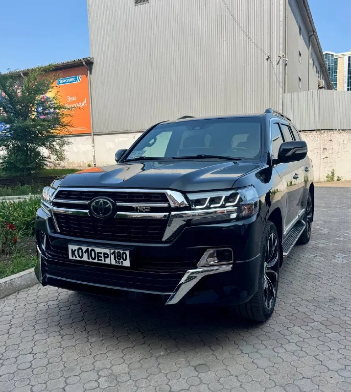 Toyota land cruiser 200 2019г. пробег 251000км цена: 7850000₽ тел: +79183332217 авто в максимальной... - фотография