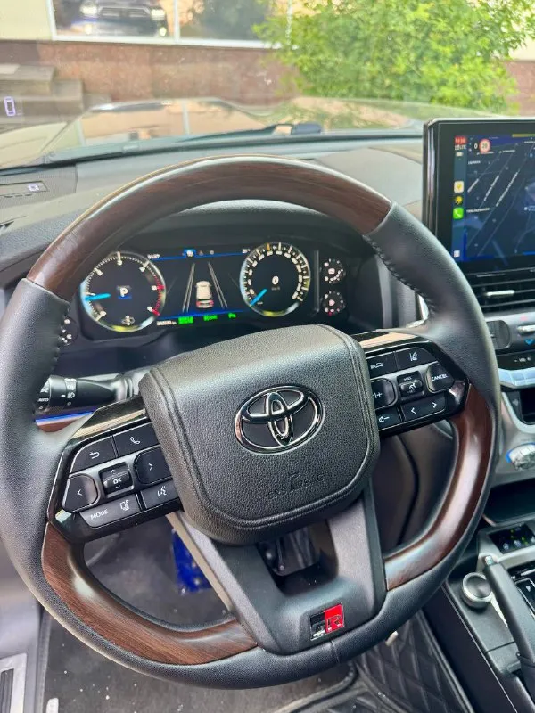 Toyota land cruiser 200 2019г. пробег 251000км цена: 7850000₽ тел: +79183332217 авто в максимальной комплектации excalibur на пеневмо подвеске lexus lx. машина в идеальном состоянии по машине я второй владелец, были регистрации в связи с заменой номеров, машина полностью оклеена в броне пленку, автомобиль полностью в родном окрасе без единой аварии, любая проверка приветствуется, на авто установлена дорогая спутниковая сигнализация, новая мультимедиа и щиток приборов не китай, канадская фирма! также установлена подсветка салона mtf, передние стекла оклеены атермальной пленкой которая на солнце затемняется, также установлены диски wald r22 на летней резине и зимняя резина на родных дисках r20, заменена тормозная система, установлен дорогой круговой обзор в замен родного, установлена проекция, доводчики всех дверей, фирменная блокировка акпп toyota и еще много чего перечислять!!! торг у капота, площадкам не беспокоить! - фотография - 7