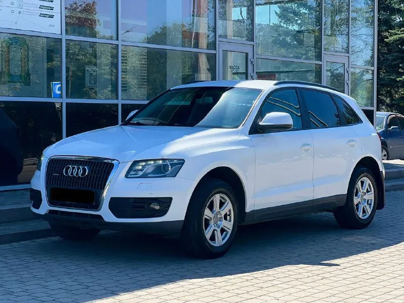 Audi q5 2009 номер: +79497546213 цена: 1.285.000 машина в хорошем состояние как внешне так и технически кузов без гнили и ржавчин мотор и коробка работают без нареканий ходовая часть как новая салон ухожен, не протерт, в машине не курили хорошая комплектация кожаный мультируль датчик света и дождя, круиз контроль, электро привод багажника, климат контроль, электро регулировка сидений и зеркал, хорошая мультимедиа с блютуз - фотография - 1