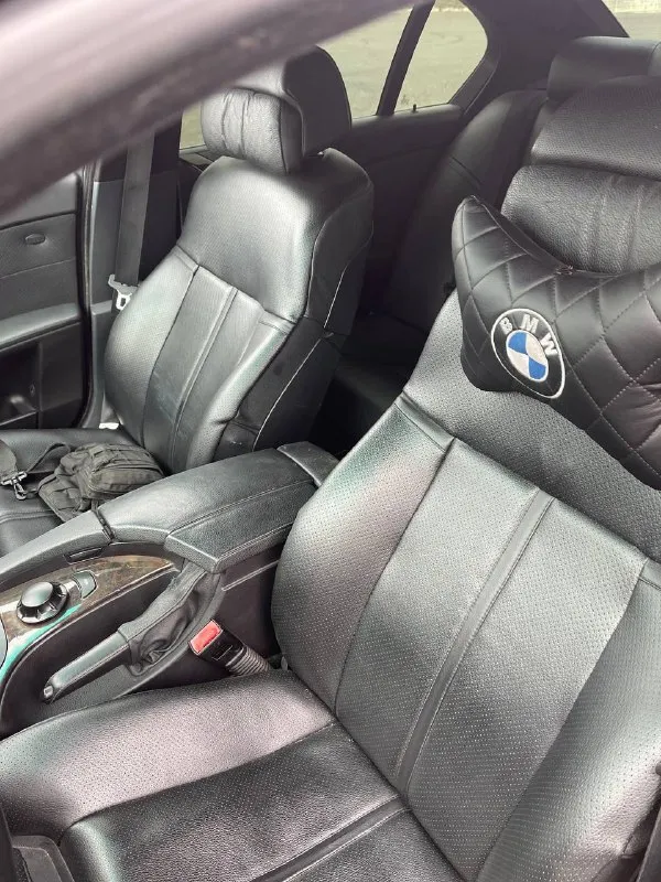 Bmw e60 m54b30 2004 год 390.000 пробег черная на черном вся переодета в рест фары рест bi led модули птф bi led ( ближний/дальний ) logic 7 на оптике андроид как дополнение к штатной ссс ( штатная + bluetooth car play ) камера заднего вида комфорт салон: электро регулировка сидений, память, ломайки с подогревом и вентиляцией ( что редкость для е60 ) диски r19 на новой летней резине так же комплект зимней ( проехала сезон, состояние новой ) по технике была полная замена ходовой, обслужен двс (замена цепей и тд. ) подробности по телефону либо телеграмм +79494133878 территориально донецк цена: 1.300.000 срочно 📞 звоните: +7(949)4133878 - фотография - 6