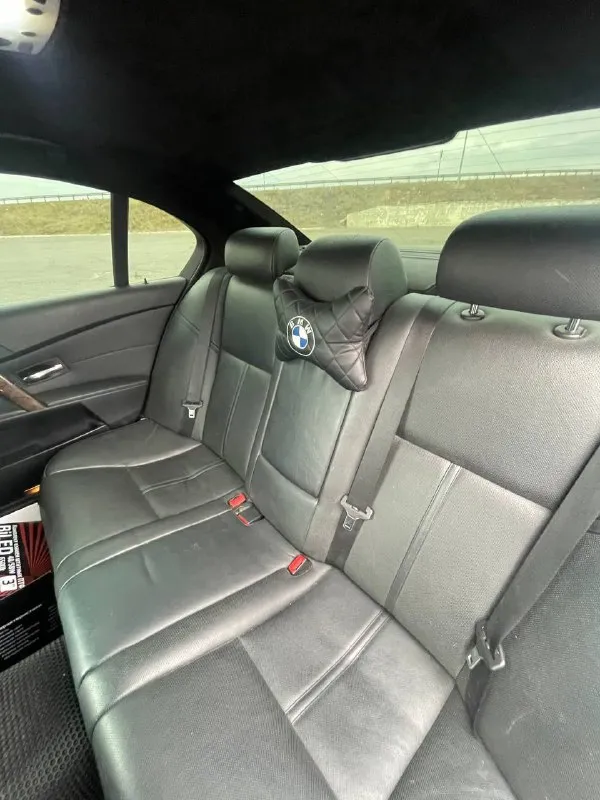 Bmw e60 m54b30 2004 год 390.000 пробег черная на черном вся переодета в рест фары рест bi led модули птф bi led ( ближний/дальний ) logic 7 на оптике андроид как дополнение к штатной ссс ( штатная + bluetooth car play ) камера заднего вида комфорт салон: электро регулировка сидений, память, ломайки с подогревом и вентиляцией ( что редкость для е60 ) диски r19 на новой летней резине так же комплект зимней ( проехала сезон, состояние новой ) по технике была полная замена ходовой, обслужен двс (замена цепей и тд. ) подробности по телефону либо телеграмм +79494133878 территориально донецк цена: 1.300.000 срочно 📞 звоните: +7(949)4133878 - фотография - 7