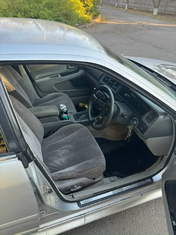 Продаю toyota chaser jzx 100 1996 г. выпуска пробег 361.000 тыс. км мотор 2,5л 1jz-ge(200л. с) в паре с 4-х ступенчатым автоматом машина в комплектации avante, а именно: шоколадный салон, 4 стеклоподъемника, гур, кондиционер, климат контроль, датчик света, электро-регулировки зеркал, 3 режима езды, стабилизация и многие другие опции хорошая музыка, магнитола prology(процессорная), в 4-х дверях динамики dl audio barracuda, сабфувер pioner новые диски r17 на хорошей резине передняя ходовая вся перебрана, заднюю отдам в комплекте с машиной(если не успею поставить) с документами полный порядок, птс, стс, дкп находится в г. шахтерск цена 675000 тысяч рублей с торгом у капота +79497039975 📞 звоните: +7(949)7039975 - фотография - 5