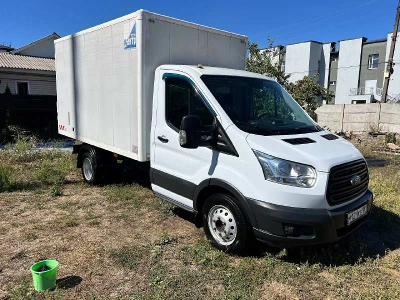 Продажа ford transit 2016 г. в. категория в общая информация продается надежный и вместительный ford transit 2016 года выпуска. идеальный выбор для бизнеса, перевозок благодаря своей универсальности и прочности. в родном окрасе, без дтп, 2 хоз. основные характеристики * двигатель: 2.2l дизель, мощность 125 л. с. * трансмиссия: механическая 6-ступенчатая * пробег: 105 000 км * кузов: фургон, грузоподъемностью до 1.15 тонн внутренние размеры кузова: ﻿﻿длина - 3.5 м; ﻿﻿ширина - 2,08 м; ﻿﻿высота - 1,98 м; * цвет: белый особенности и преимущества * надежная работа двигателя и трансмиссии * регулярное техническое обслуживание * без вложений * возможность использования как для коммерческих целей, так и для личных нужд дополнительная информация * в хорошем состоянии, все системы работают исправно * есть небольшие косметические дефекты, не влияющие на эксплуатацию * документы в порядке, возможен торг при осмотре * заводской подогрев webasto контакты для получения дополнительной 📞 звоните: +7(959)1063804 - фотография - 2
