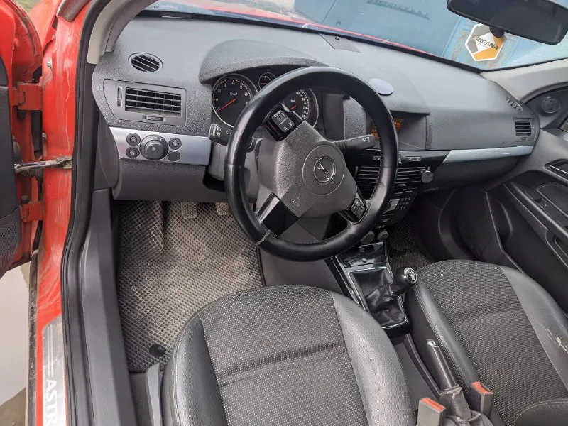 В продажа opel астра h 2008 г. в отличном состоянии, двигатель 1.8 140 л. с. пробег 230 тыс. кпп механика. кузов в заводском окрасе, вздутий и ржавчины нету, дтп не было. по двигателю и ходовой нареканий нет. два ключа + сервисные книжки. цена: 650 тыс. руб. с хорошим торгом. переоформление без проблем, собственник. тел: +79493809183 📞 звоните: +7(949)3809183 - фотография - 5