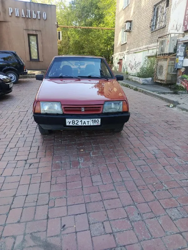 Продам ваз 2109. в хорошим состоянии 1.5 работает как часики. коробка-пятиступка. переключай отлично... - фотография