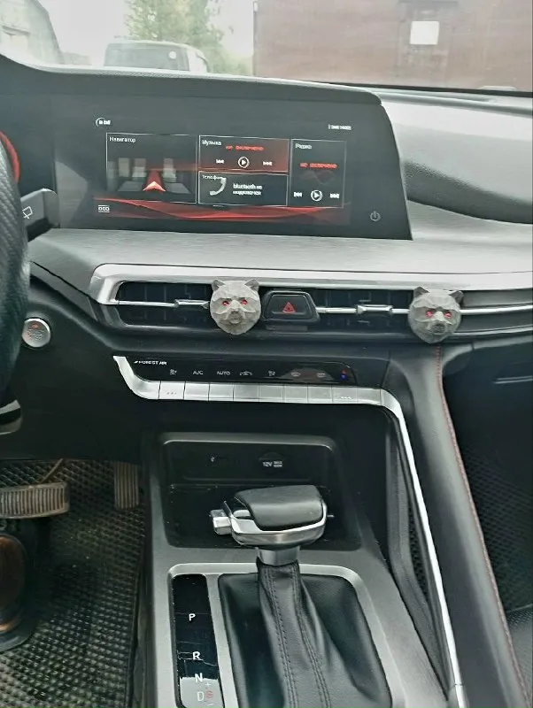 Продам changan cs35 plus в новом состоянии. пробег 11т. , или обменяю на газель 4х метровую с вашей доплатой. причина продажи - нужен грузовой автомобиль. по машине: -двигатель: 1,4-литровый бензиновый турбомотор мощностью 150 л. с. -трансмиссия: 7-ступенчатая роботизированная коробка передач (dct) с двойным «мокрым» сцеплением. -привод: передний. комплектация: безопасность: системы abs, esp, электронный распределитель тормозных усилий (ebd), фронтальные подушки безопасности и крепления isofix. комфорт: климат-контроль, многофункциональный руль с кожаной отделкой, сенсорный мультимедийный экран с поддержкой apple carplay и android auto. зимние опции: обогрев передних сидений, стёкол и зеркал. расширенные технологии: адаптивный круиз-контроль, система предупреждения о риске столкновения (fcw), автоматическое экстренное торможение (aeb), датчик дождя и контроль слепых зон. дополнительный комфорт: панорамная крыша с электроприводом, подогрев задних сидений, электрорегулиров 📞 звоните: +7(949)3714230 - фотография - 7