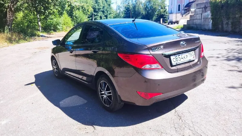 Продам хюндай солярис 2017 года, в хорошем состоянии, мотор 1,4 автомат, пробег 190 тысяч, максимальная комплектация( подогревы руля, сидений, дворников, лобового стекла, климат контроль, мультируль, блютуз, громкая связь и т. д.), я второй хозяин! авто вложений не требует! в дтп не участвовала! цена 1000 000 руб. торг, обмен звонить по номеру +79493816411 г. донецк - фотография - 2