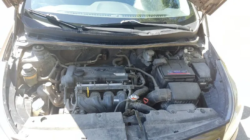 Продам хюндай солярис 2017 года, в хорошем состоянии, мотор 1,4 автомат, пробег 190 тысяч, максимальная комплектация( подогревы руля, сидений, дворников, лобового стекла, климат контроль, мультируль, блютуз, громкая связь и т. д.), я второй хозяин! авто вложений не требует! в дтп не участвовала! цена 1000 000 руб. торг, обмен звонить по номеру +79493816411 г. донецк - фотография - 4