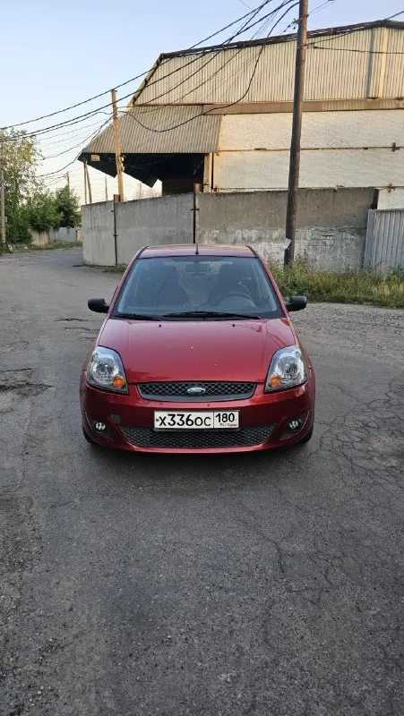Продам: форд фиеста год: 2006 двс: 1.25 кпп: механика пробег : 113.000км газ: евро-4 (вписан) цена: 420к торг у капота собственник, во владении больше 4х лет. +79495216165 по мотору и кпп без нареканий. по ходовой без вопросов, из последнего перебрал задние тормоза и стойки: тормозные барабаны, колодки, механизмы, цилиндры, амортизаторы все стоит новое. резина лето покупал в начале сезона - фотография - 2