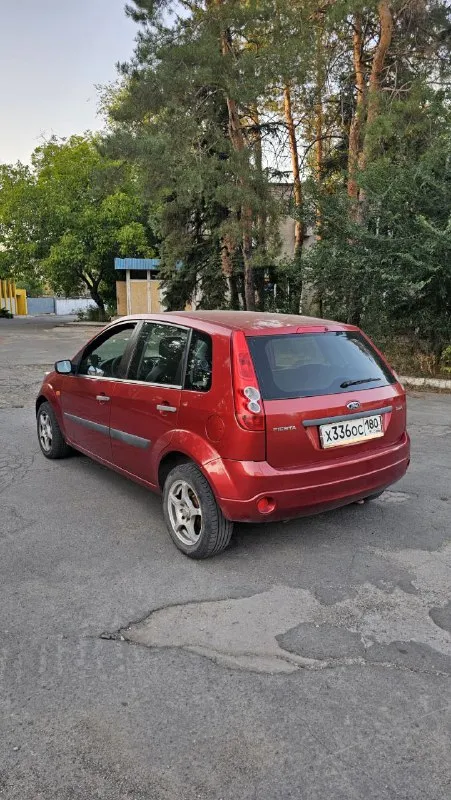 Продам: форд фиеста год: 2006 двс: 1.25 кпп: механика пробег : 113.000км газ: евро-4 (вписан) цена: 420к торг у капота собственник, во владении больше 4х лет. +79495216165 по мотору и кпп без нареканий. по ходовой без вопросов, из последнего перебрал задние тормоза и стойки: тормозные барабаны, колодки, механизмы, цилиндры, амортизаторы все стоит новое. резина лето покупал в начале сезона - фотография - 5