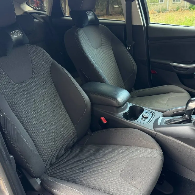 Продам ford focus 3 год:2013 пробег :180.000 родной пробег готов на любые проверки двигатель:1.6 коробка : автомат автотека зелёная без дтп в родном окрасе автомобиль в идеальном состоянии за машину не стыдно полностью обслужен от а до я ходовая работает идеально без посторонних звуков каждые 5.000 полное обслуживания за машину не стыдно готов на любые проверки за ваш счет комплектация полная : круиз контроль, двух зоный климат, bluetooth, навигатор, большой дисплей с интернетом, подогрев сидений, подогрев стекол, мульти руль, камера заднего вида, спорт режим, парктроники, в машине есть абсолютно всё для удобной езды цена: 860.000 +79495278015 - фотография - 8