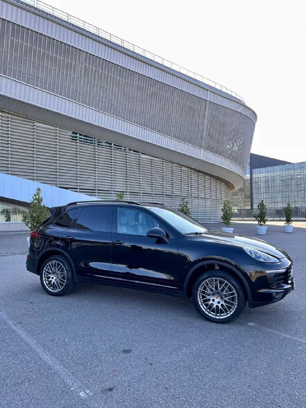 Номер телефона +79493330955 в продаже роrschе саyеnne 958 рeстайлинг 2016год с самым надежным двигателем 3.6 (чугунный блок) без задиров пробег оригинальный 108 000км коробка передач 8- ступенчатый автомат ( aisin) в изумительном состоянии два ключа обслужен полностью кузов покрыт керамикой в хорошей комплектации адаптивный ксенон климат контроль круиз контроль мультируль датчик света, дождя, датчики давления шинах слепые зоны auto hold камера заднего вида кожаный салон электрические сидения (памяти, вентиляция, подогревы) панорама часы на торпеде музыка bose проверка приветствуется на любом вашем сто telegram - фотография - 2