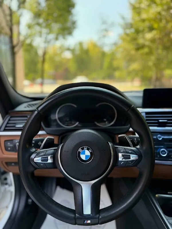 Продам bmw 335 2012 года выпуска мотор 3.0 бензин (n55 306 л. с.) пробег 167.000 км задний привод 🔥 коробка автомат работает отлично. комплектация: 2-х зоный климат контроль электро регулировка боковых зеркал, складывание зеркал, комфорт сидения, память сидений, подогревы сидений, подогрев рулевого колеса, мультифункциональное рулевое колесо, бортовой компьютер, датчик света, датчик дождя, передние и задние парктронники, камера заднего вида, люк, слепые зоны. машина полностью обслужена все заказ наряды имеются. сделан хороший приятный выхлоп установлены пайпы, все стекла в круг родные включая лобовое. новые оригинальные диски, жирная резина. любой вид переоформления. ✅возможна продажа в кредит, обмен цена 2.250.000 хорошим людям хороший торг 🤝🏼 номер для связи +79493224930 - фотография - 10