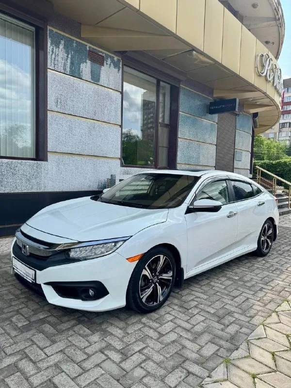 Продам honda civic touring 2018 отличный автомобиль на каждый день, в полной комплектации touring. д... - фотография
