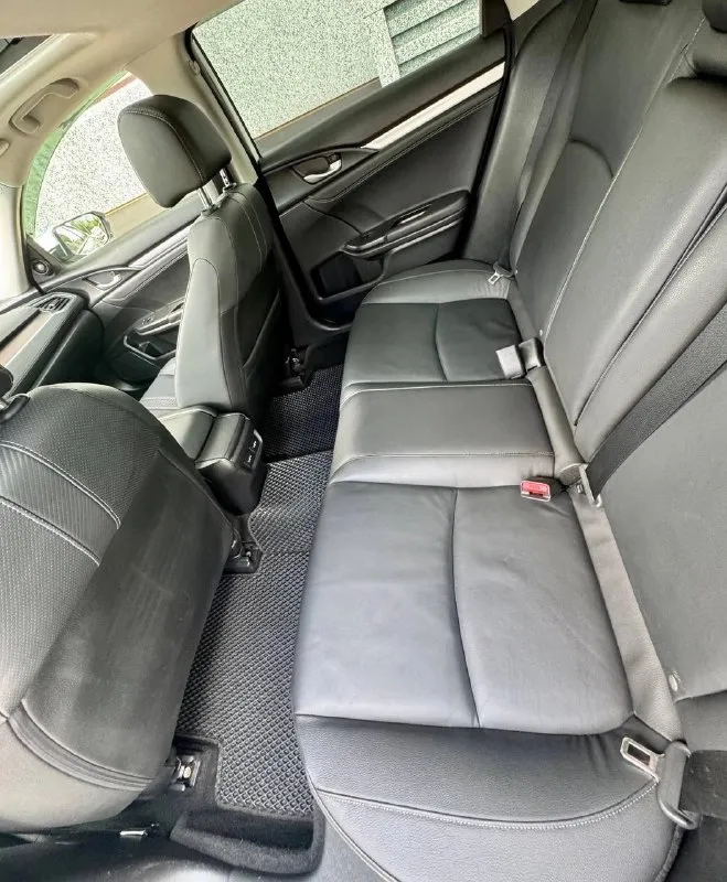 Продам honda civic touring 2018 отличный автомобиль на каждый день, в полной комплектации touring. двигатель 1.5t, бензин, родной пробег 158.000km очень экономный и резвый седан для города. ухоженный и полностью обслужен. покрыт керамикой. два комплекта резины зима/лето. любые проверки. адекватный торг. возможен обмен. 💰 1.850.000 ₽ +7 (949) 777-05-05 📞 звоните: +7(949)7770505 - фотография - 9