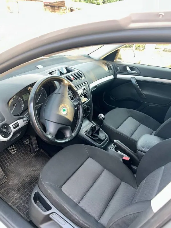 Продам skoda октавия а5 2006 года 1.6 mpi на механике в хорошем состоянии 800000 осмотр город шахтёрск +79494252898 📞 звоните: +7(949)4252898 - фотография - 5