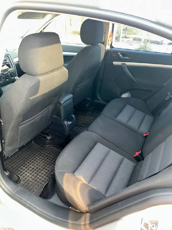 Продам skoda октавия а5 2006 года 1.6 mpi на механике в хорошем состоянии 800000 осмотр город шахтёрск +79494252898 📞 звоните: +7(949)4252898 - фотография - 6