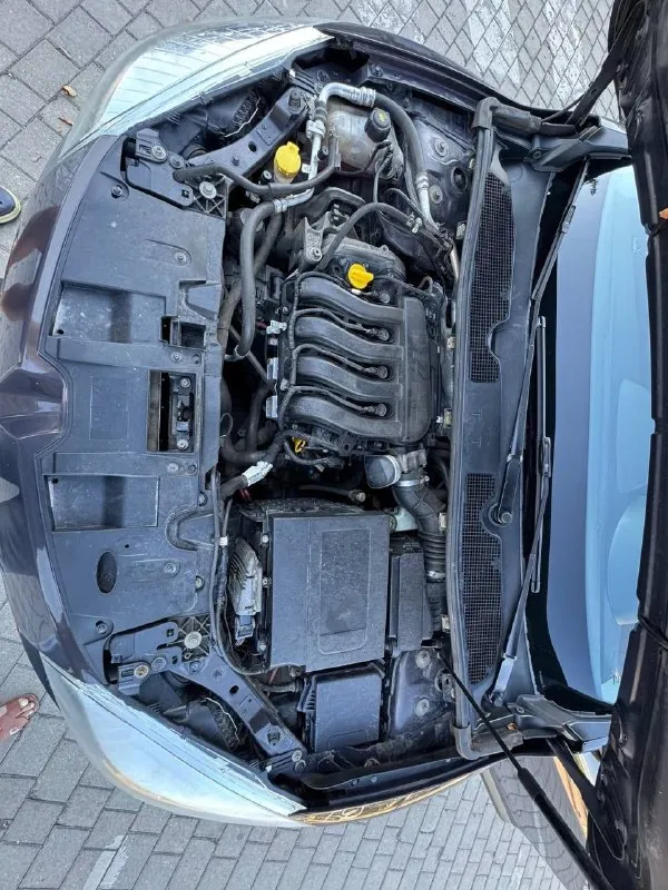 Продам рено меган 3 2013 год 1 рестайлинг на механике, мотор 1.6 16 клапанный к4м. машина в хорошем состоянии вся в родной краске. мотор контрактный с пробегом 80тыс км, сцепление+выжимной новое, задние стойки новые, резина 2000 км лето новая+ зима шипы в отличном состоянии. блины передние новые +колодки. подегревы сидений,2 зоный климат контроль, датчик света, датчик дождя, аbc, esp. доводчики всех стекол. машина хозяйская делалась для себя. с документами полный порядок любое переоформление!!!все остальные вопросы по телефону!!!цена 870 торг!!! +79494143564 - фотография - 6