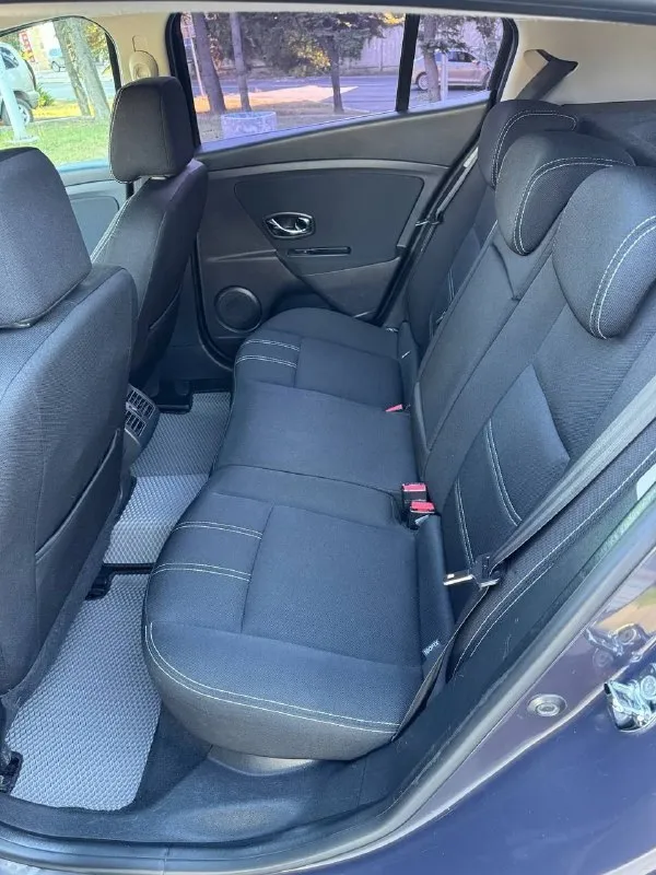 Продам рено меган 3 2013 год 1 рестайлинг на механике, мотор 1.6 16 клапанный к4м. машина в хорошем состоянии вся в родной краске. мотор контрактный с пробегом 80тыс км, сцепление+выжимной новое, задние стойки новые, резина 2000 км лето новая+ зима шипы в отличном состоянии. блины передние новые +колодки. подегревы сидений,2 зоный климат контроль, датчик света, датчик дождя, аbc, esp. доводчики всех стекол. машина хозяйская делалась для себя. с документами полный порядок любое переоформление!!!все остальные вопросы по телефону!!!цена 870 торг!!! +79494143564 - фотография - 9