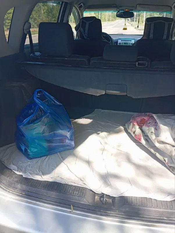 Продаю тоyota (тойота) corolla verso 2 2005 г. в. 2 л. 268 тыс. пробег. не пригон. я хозяин, единственная запись в птс. настоящий японец, приемистый очень резвый. оцинкованный кузов. двигатель, не дымит масло не расходует. климат контроль, работает идеально. два комплекта резины на дисках. хороший свет, музыка. настоящий минивен. при разложенных задних сидениях получается ровный пол. в машине работает каждая кнопка. у меня около года, продаю в связи с покупкой другого авто. цена вопроса 950 тыс. р. машина в донецке. +7949 348 0078 📞 звоните: +7(949)3480078 - фотография - 8