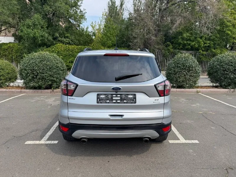 Ford escape, 2017, 1.5 (179 л. с.) автомат. 134000км. отличный автомобиль на обычном автомате, не робот. хорошая комплектация, климат контроль 2-х зонный, электрорегулировка и подогрев передних сидений, датчик дождя, датчик света, люк + панорамная крыша, мультимедийная система с камерой заднего вида. 1fmcu0gd1jua40796. возможен оформление в кредит. возможен обмен. более детально по телефону. цена - 1.600.000 р. +79493890604 - фотография - 3