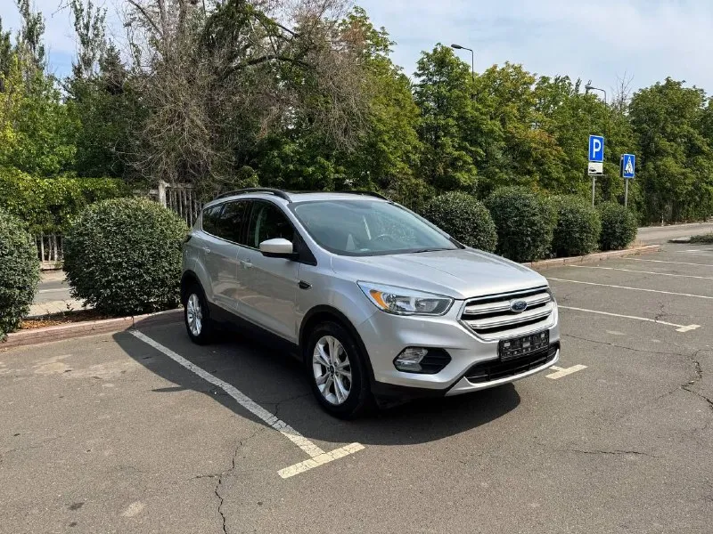 Ford escape, 2017, 1.5 (179 л. с.) автомат. 134000км. отличный автомобиль на обычном автомате, не робот. хорошая комплектация, климат контроль 2-х зонный, электрорегулировка и подогрев передних сидений, датчик дождя, датчик света, люк + панорамная крыша, мультимедийная система с камерой заднего вида. 1fmcu0gd1jua40796. возможен оформление в кредит. возможен обмен. более детально по телефону. цена - 1.600.000 р. +79493890604 - фотография - 5