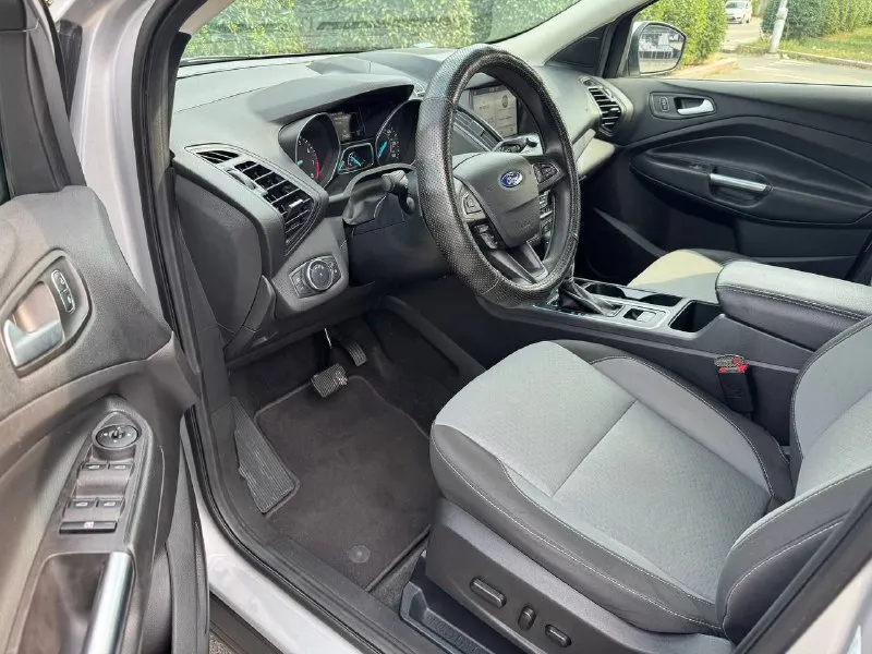 Ford escape, 2017, 1.5 (179 л. с.) автомат. 134000км. отличный автомобиль на обычном автомате, не робот. хорошая комплектация, климат контроль 2-х зонный, электрорегулировка и подогрев передних сидений, датчик дождя, датчик света, люк + панорамная крыша, мультимедийная система с камерой заднего вида. 1fmcu0gd1jua40796. возможен оформление в кредит. возможен обмен. более детально по телефону. цена - 1.600.000 р. +79493890604 - фотография - 7