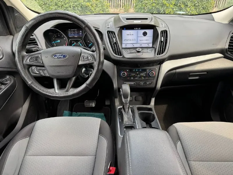 Ford escape, 2017, 1.5 (179 л. с.) автомат. 134000км. отличный автомобиль на обычном автомате, не робот. хорошая комплектация, климат контроль 2-х зонный, электрорегулировка и подогрев передних сидений, датчик дождя, датчик света, люк + панорамная крыша, мультимедийная система с камерой заднего вида. 1fmcu0gd1jua40796. возможен оформление в кредит. возможен обмен. более детально по телефону. цена - 1.600.000 р. +79493890604 - фотография - 8