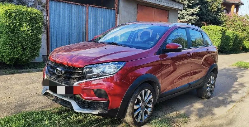 Lada xray cross, 2021 автоматическая коробка, бензин, 1,6л. передний привод, пробег - 70 км. машина в хорошем состоянии, небитая, мотор коробка ниссан, салон целый, чистый, стоит головное устройство с apple car play и android auto, камера заднего вида, сигнализация цена: 1500000 руб звоните +79493354459 - фотография - 4