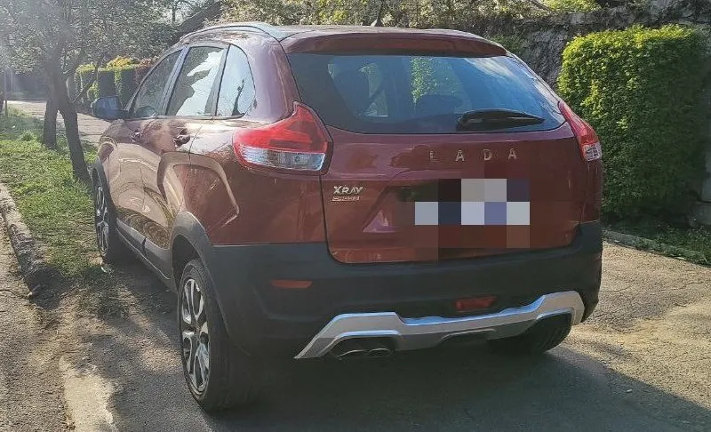 Lada xray cross, 2021 автоматическая коробка, бензин, 1,6л. передний привод, пробег - 70 км. машина в хорошем состоянии, небитая, мотор коробка ниссан, салон целый, чистый, стоит головное устройство с apple car play и android auto, камера заднего вида, сигнализация цена: 1500000 руб звоните +79493354459 - фотография - 5