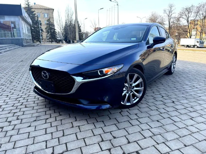 Mazda 3, 2020, 2,5 автомат, 56000 км. в хорошей комплектации, кожа, адаптивный круиз-контроль, удерж... - фотография