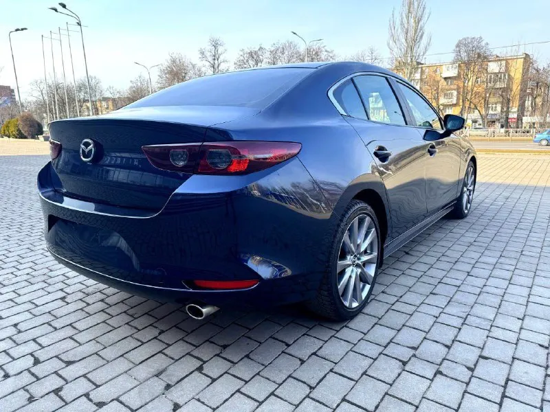 Mazda 3, 2020, 2,5 автомат, 56000 км. в хорошей комплектации, кожа, адаптивный круиз-контроль, удержание в полосе, асистенты безопасности, датчики слепых зоны, мультимедиа с большим монитором и apple carplay. 1 владелец в рф. привезена в феврале 2024 года. новая резина bridgestone. возможно оформление в кредит. возможен обмен. более детальная информация по телефону. цена - 2.150.000 р. +79493250509 - фотография - 4
