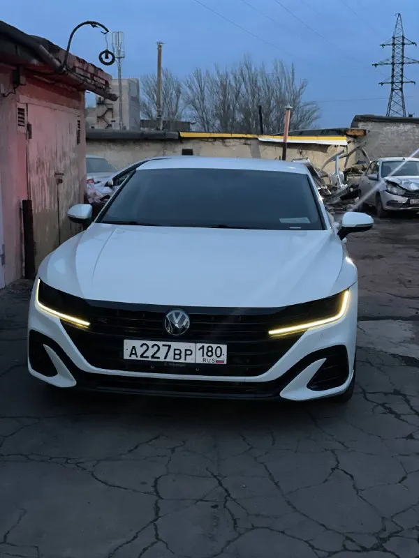 Продам vw arteon 03/2020 2.0 tsi 272 л. с акпп aisin 09p(aq450) 8 ступка полный привод 4motion турбина is38 с завода(можно дунуть и станет весело🙄🫡) полный сток, кат на месте🤑 вся безопасность на месте, ни одна подушка не стреляла по америке легкий удар, вин скину по запросу. автомобиль полностью заклеен в полиуретановую пленку 200микрон, капот 230 микрон. сделан полный антихром, крыша в черный полиуретан. в конце лета обслужена: масло в двс, в акпп, в полном приводе, антифриз, тормозуха. цена:2 700 000💸 продаю пока не продан интересный мне авто. - фотография - 10