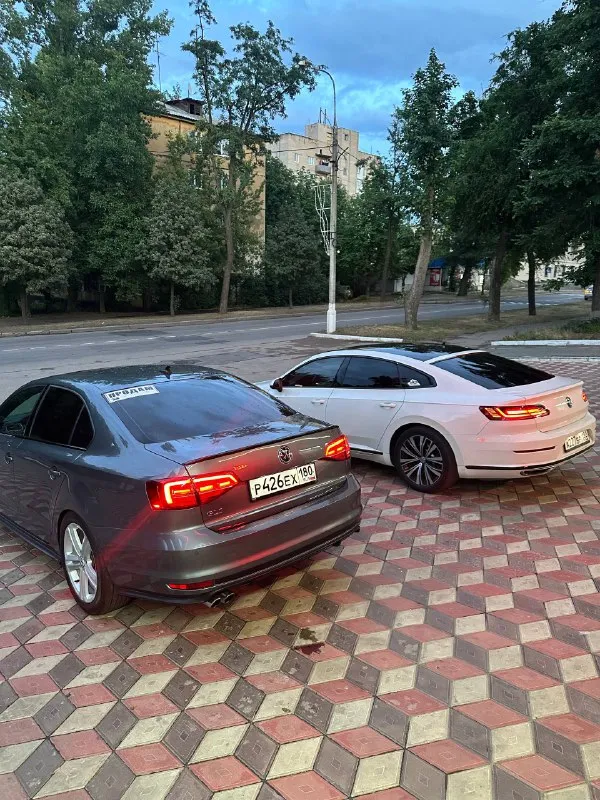 Продам vw arteon 03/2020 2.0 tsi 272 л. с акпп aisin 09p(aq450) 8 ступка полный привод 4motion турбина is38 с завода(можно дунуть и станет весело🙄🫡) полный сток, кат на месте🤑 вся безопасность на месте, ни одна подушка не стреляла по америке легкий удар, вин скину по запросу. автомобиль полностью заклеен в полиуретановую пленку 200микрон, капот 230 микрон. сделан полный антихром, крыша в черный полиуретан. в конце лета обслужена: масло в двс, в акпп, в полном приводе, антифриз, тормозуха. цена:2 700 000💸 продаю пока не продан интересный мне авто. - фотография - 3