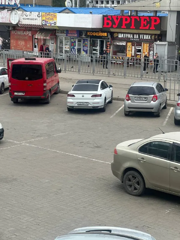 Продам vw arteon 03/2020 2.0 tsi 272 л. с акпп aisin 09p(aq450) 8 ступка полный привод 4motion турбина is38 с завода(можно дунуть и станет весело🙄🫡) полный сток, кат на месте🤑 вся безопасность на месте, ни одна подушка не стреляла по америке легкий удар, вин скину по запросу. автомобиль полностью заклеен в полиуретановую пленку 200микрон, капот 230 микрон. сделан полный антихром, крыша в черный полиуретан. в конце лета обслужена: масло в двс, в акпп, в полном приводе, антифриз, тормозуха. цена:2 700 000💸 продаю пока не продан интересный мне авто. - фотография - 4