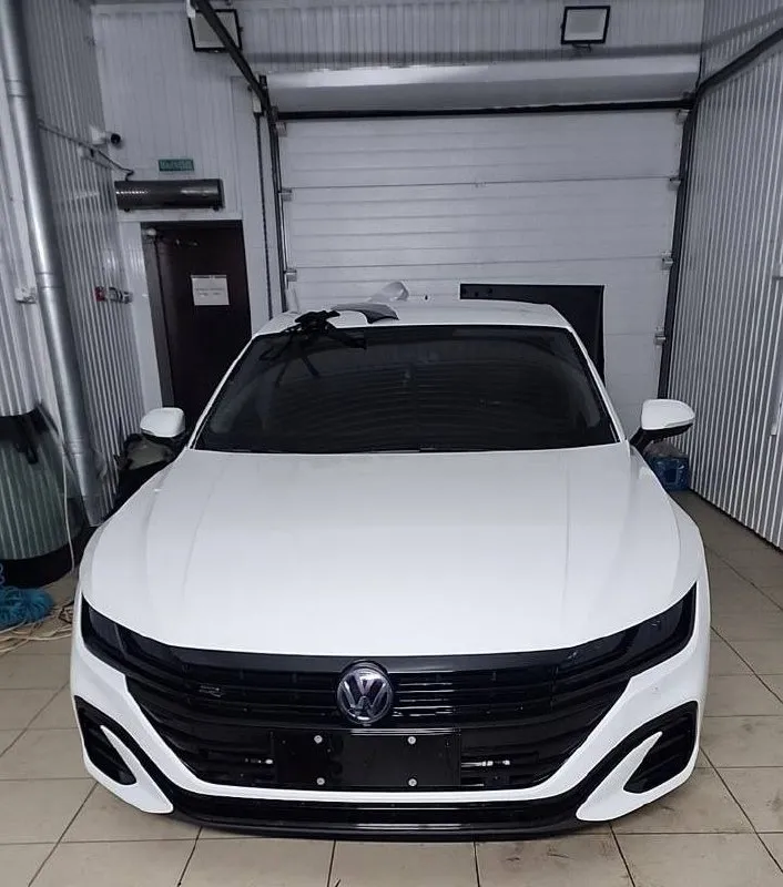 Продам vw arteon 03/2020 2.0 tsi 272 л. с акпп aisin 09p(aq450) 8 ступка полный привод 4motion турбина is38 с завода(можно дунуть и станет весело🙄🫡) полный сток, кат на месте🤑 вся безопасность на месте, ни одна подушка не стреляла по америке легкий удар, вин скину по запросу. автомобиль полностью заклеен в полиуретановую пленку 200микрон, капот 230 микрон. сделан полный антихром, крыша в черный полиуретан. в конце лета обслужена: масло в двс, в акпп, в полном приводе, антифриз, тормозуха. цена:2 700 000💸 продаю пока не продан интересный мне авто. - фотография - 8