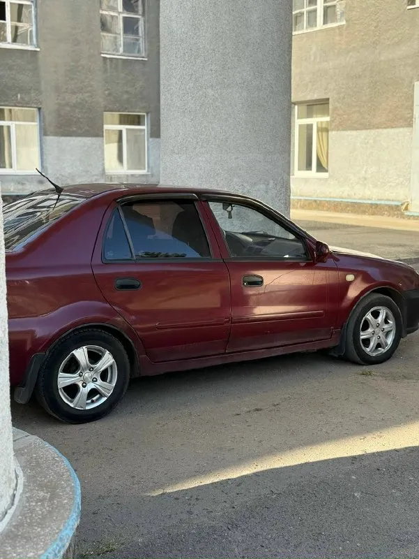 Продам geely ck1 2007 год мотор 1.5 gl, масло не ест, не троит, работает на 5+ 4 эсп, кондиционер, гур, электрическая регулировка зеркал, автоблокировка дверей при движении, abs+ebd стоит газ евро-4,вписанный, всё работает без нареканий по ходовой 4/5. по кузову есть вмятины, помят капот(открылся при движении, забыли закрыть ), зацепило крышу рыжиков толком нет, днище всё живое, любые проверки. по документам всё в порядке, переоформление в мрэо без проблем. цена: 250.000 рублей осмотр макеевка писать в лс, либо по номеру +79493353071 📞 звоните: +7(949)3353071 - фотография - 4
