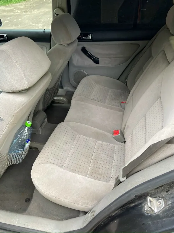 Продам/обменяю гольф5 мотор1,6 есть минусы разбито лобовое стекло (не сильно ) надо поменять диск сцепления машина едет но немного буксует все остальное работает как надо все кнопки лампочки едет бодро даже на таком сцепление обмен интересен на бмв/ mercedes возможно моя доплата цена 300к телефон +79490952100(не звонить писать в тг) 📞 звоните: +7(949)0952100 - фотография - 3