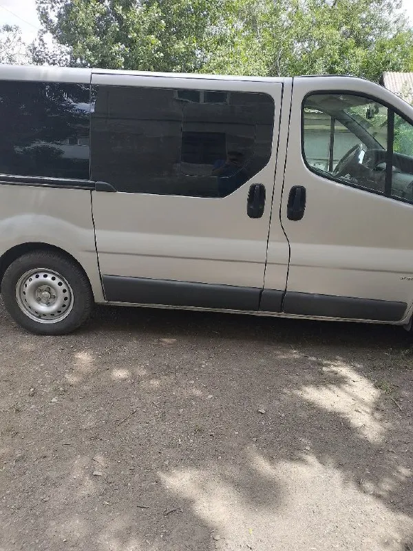 Продам opel vivaro 2002 г. в. двигател 1.9 dti двс и кпп после ремонта. ходовая вся пересыпана. надо заменить радиатор кондея он куплен. кузов в отличном состоянии, заводской пассажир, резина зима-лето на дисках в перевозках не участвовал цена 1 200 000₽ торез торг +7949-388-08-77 📞 звоните: +7(949)3880877 - фотография - 6