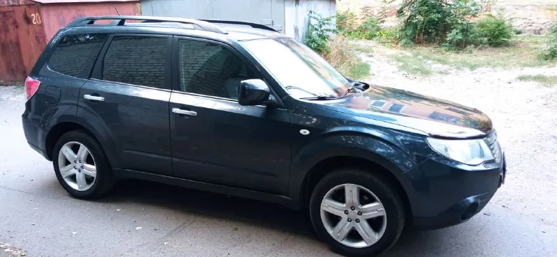 Продам subaru форестер sh 2008 года выпуска пробег 253000 км пробег реальный. автомобиль в отличном состоянии полностью обслужен, я один владелец документы в порядке, штрафов и ограничений нет. хороший и надёжный автомобиль : постоянный полный привод, кпп механика есть пониженная передача, система курсовой стабилизации, независимая подвеска, электростеклоподъемники 4, круиз контроль, мультируль с управлением аудио системой и круизом магнитола на 6 дисков, сигнализация с обратной связью, климат контроль, подогрев сидений перед и зад, гур, легкосплавные диски r17. цена 1350000 руб. т. +79493207313 александр. 📞 +7(949)3207313 📞 звоните: +7(949)3207313 - фотография - 4