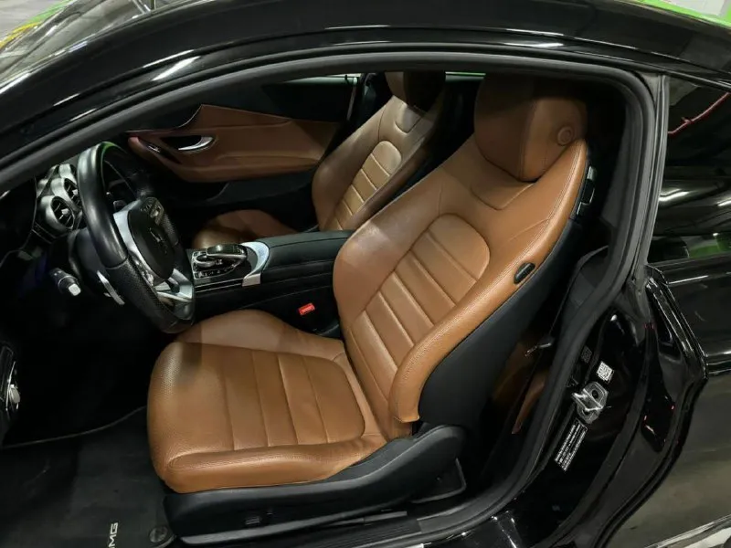 Продам mercedes c200 w205 рестайлинг 1.5 турбо 2021 года выпуска! куплена на оф. дилере, не привезенная. три хозяина за все время эксплуатации. пробег 45 тыс. км оригинал, салон в идеальном состоянии, ничего не крутилось и не менялось, весь в родном заводском окрасе, в бронепленке с автосалона, вкруг заводское остекление. коробка работает отлично, двигатель без дефектов. авто без вложений от слова совсем, сел и поехал. любые проверки на ваших сто. продажа срочная от собственника! цена: 4 🍋 рублей, торг, реальному покупателю‼️тел. +79498431343 г. донецк - фотография - 10