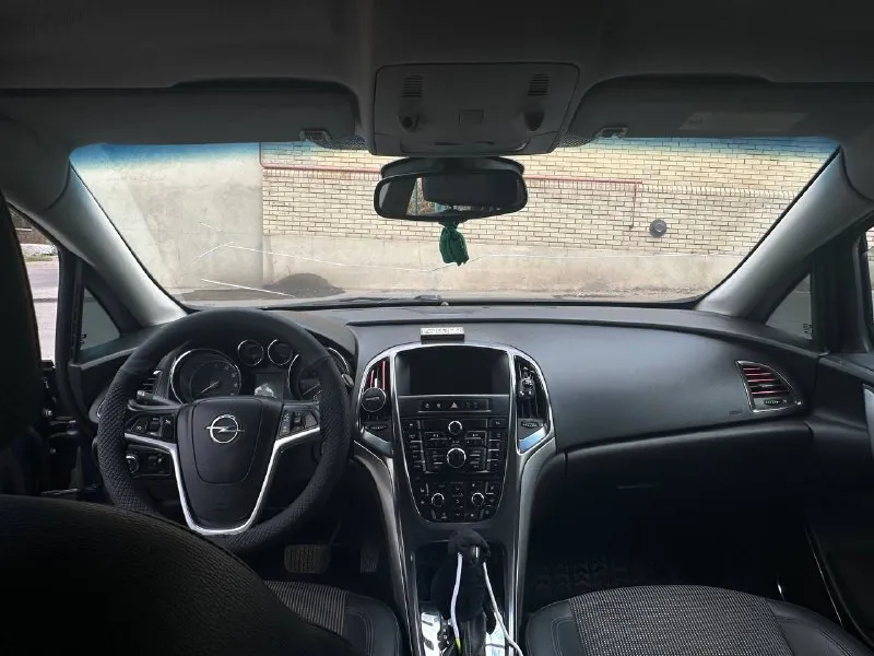 Opel astra j 1.6 бензин, без турбины. автомат. пробег 208 тыс. 2010 г. в. по кузову весной обрабатывалась антикором, стоит хороший свет и штатная музыка( играет очень хорошо). за машиной следил, делал то что нужно, есть запчасти на запас( передняя ступица, и задний центральный рычаг) отдам всё в комплект. на 200 тыс поменял ремень грм и ролики по машине много чего было сделано, замена корпуса термостата. (антифриз стоит на месте, не уходит вообще). замена реле зарядки на генераторе. замена задней правой ступицы. поменял передние сайленблоки. замена передних стоек стабилизатора(всё в комплекте). замена стоек стабилизатора и втулок. стоит новый вентилятор охлаждения. по двигателю, перебран масляный насос(исправили давление масла). всё ремонты проводились не более 10 тыс км назад. срочных вложений машина не требует, всё крутиться, заводиться как нужно). было сделано две частичные замены масла в коробке. всё что делал по машине могу подтвердить, чеками и накладными. я хозяи 📞 звоните: +7(949)3556515 - фотография - 7