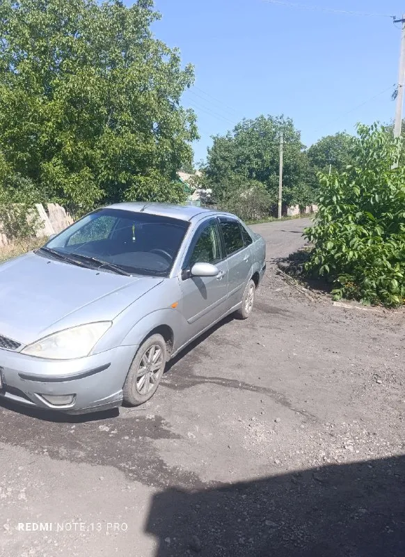 Форд фокус 2004 года, 1.8объем, на ходу, но надо приложить руки по кузову, 4 эл. стеклоподъемника, эл. зеркала с подогревом, есть кондёр, но не работает причину не выясняли, мотор в отличном состоянии, кпп механика, не хрустит, не выбивает. цена 220 торг на месте +79494870221 - фотография - 3