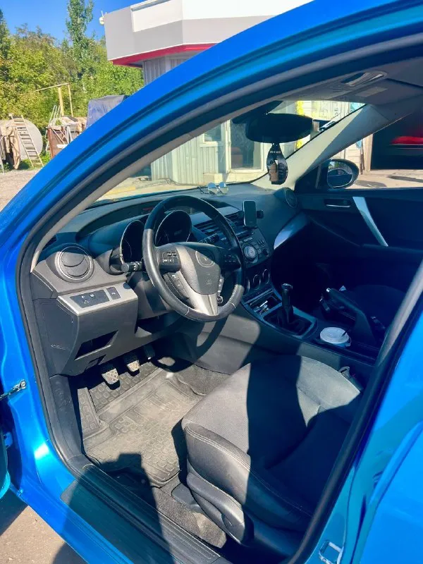 🚙mazda 3 2009г 1.5 механика( 150л. с) дизель хэтчбек птс 1 владелец 2 ключа работает идеально. коробка механика работает отлично. по подвеске никаких посторонних звуков, без вложений. комплект лето/зима шин на дисках r17. 💰700.000₽ 📞 +79493080600 - фотография - 6